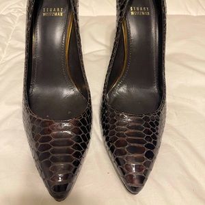 Dark brown snakeskin Stuart Weitzman heals good used condition 9.5